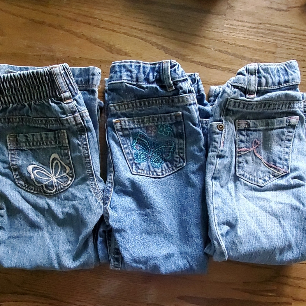 3 pairs of Jean's.